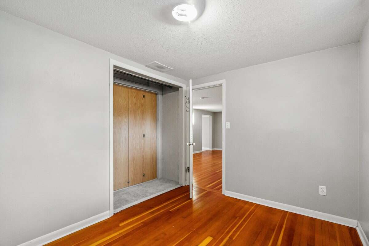 Inner city home & lot on Park suited for building!