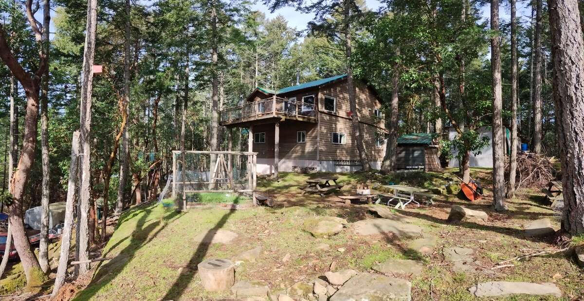 House / Acreage For Sale on Mudge Island, BC - 2 bed, 1.5 bath