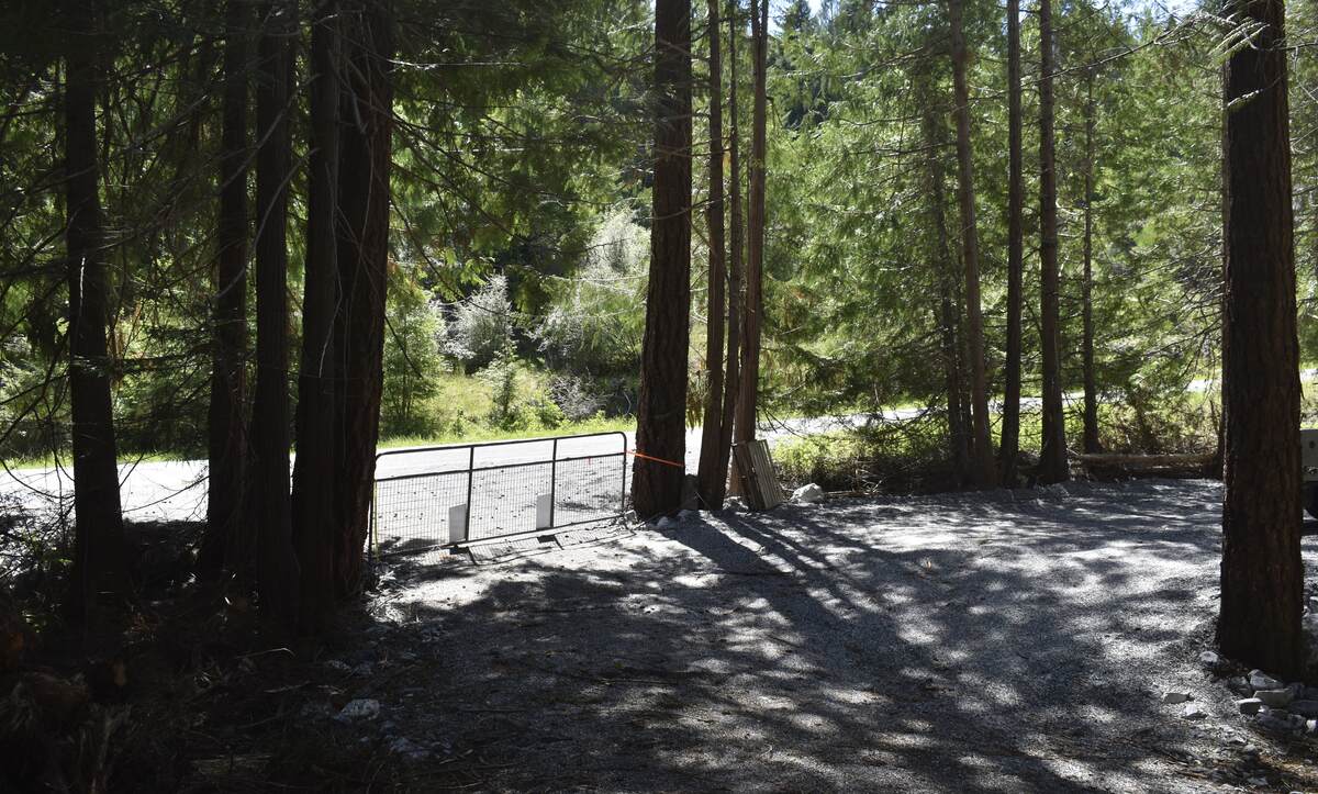 Driveway 2 Gate