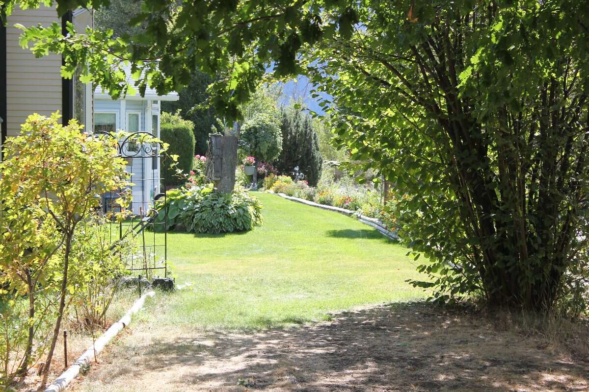 Bright Open 1 Bed Park Model - Sunkatchers RV Park