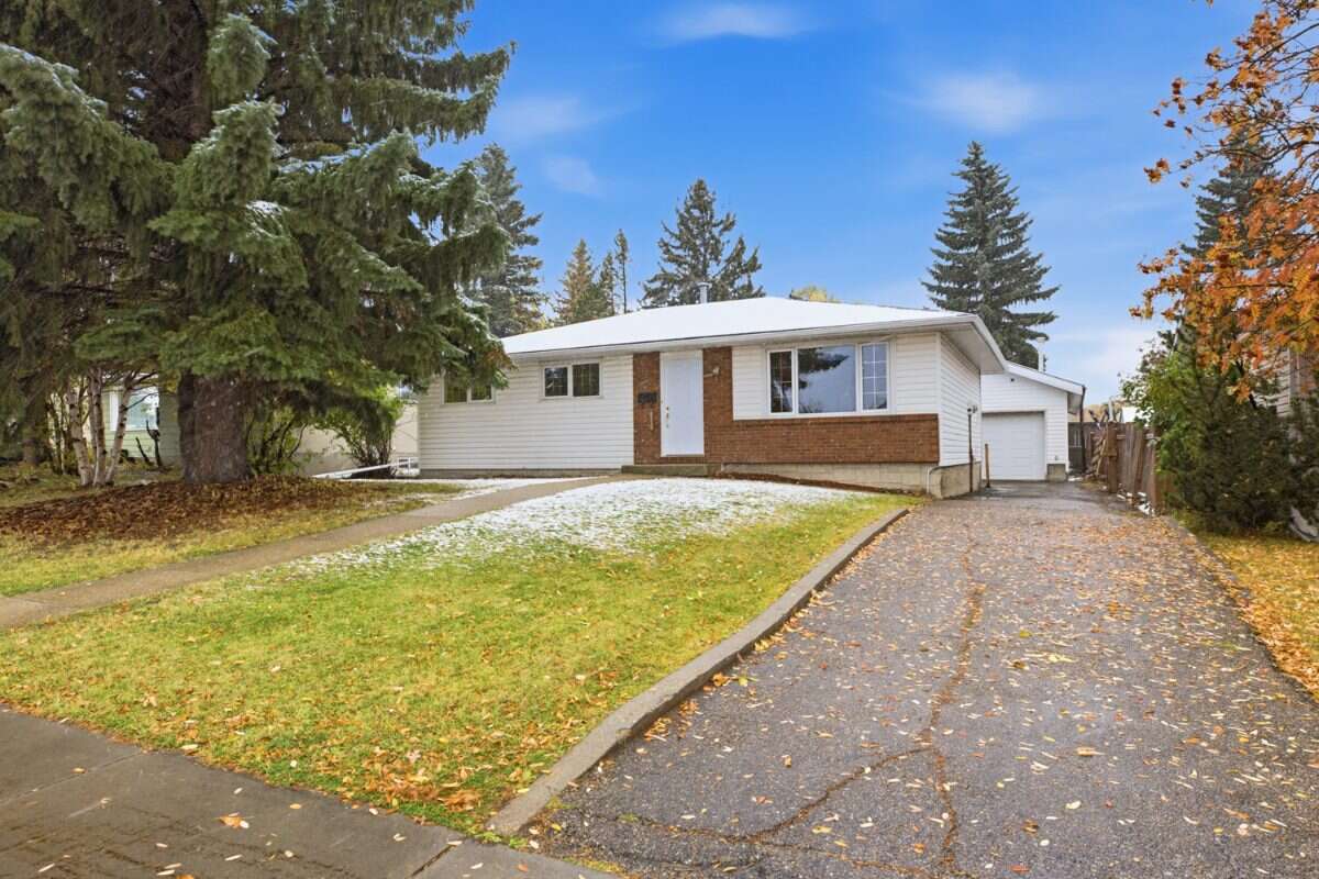 Well-established family home! 