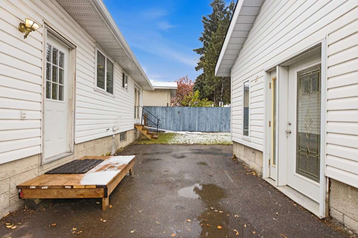 Well-established family home! 