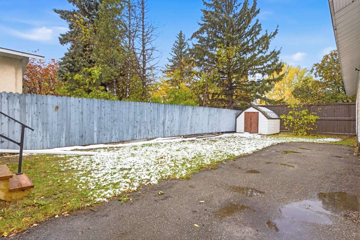 Well-established family home! 