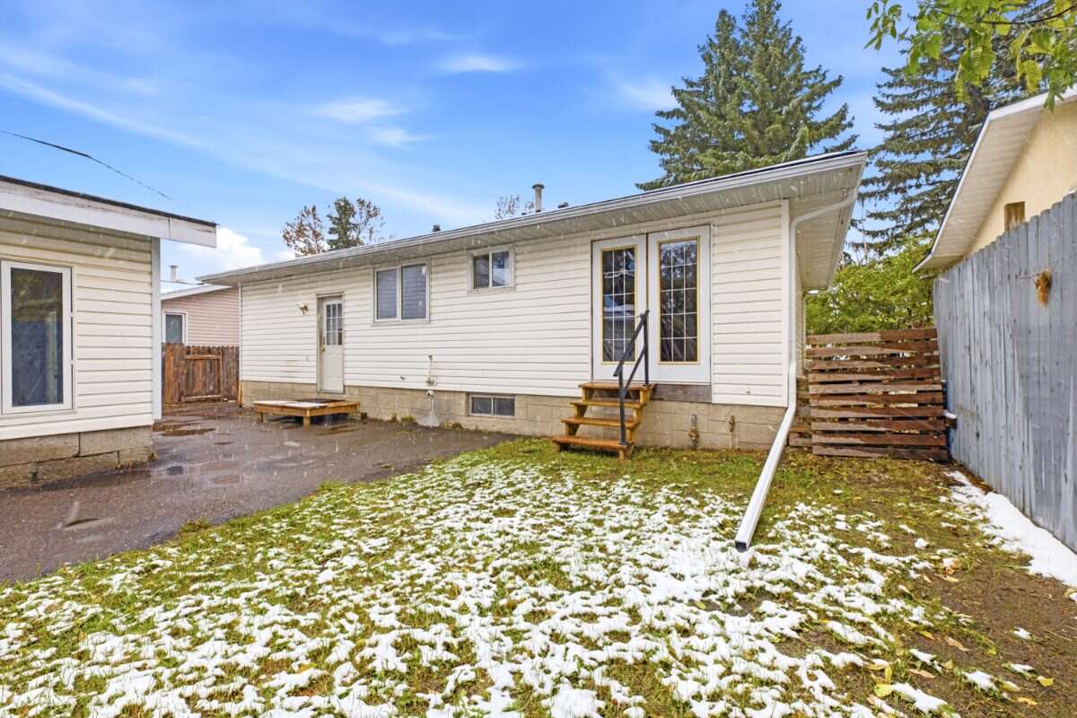 Well-established family home! 
