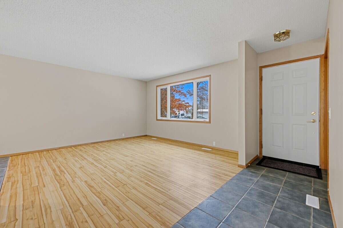 Well-established family home! 