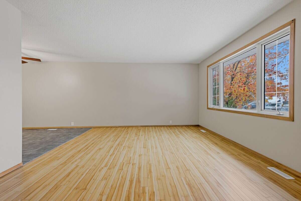 Well-established family home! 