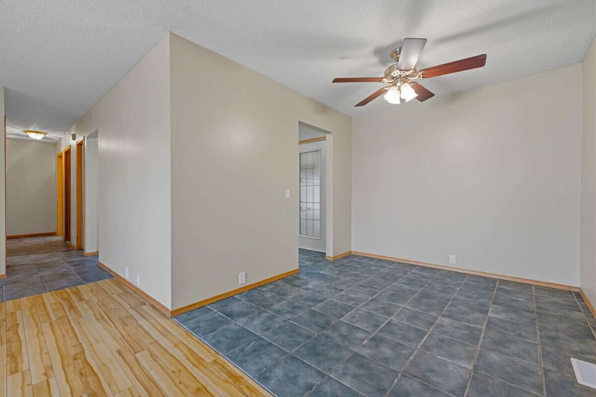 Well-established family home! 