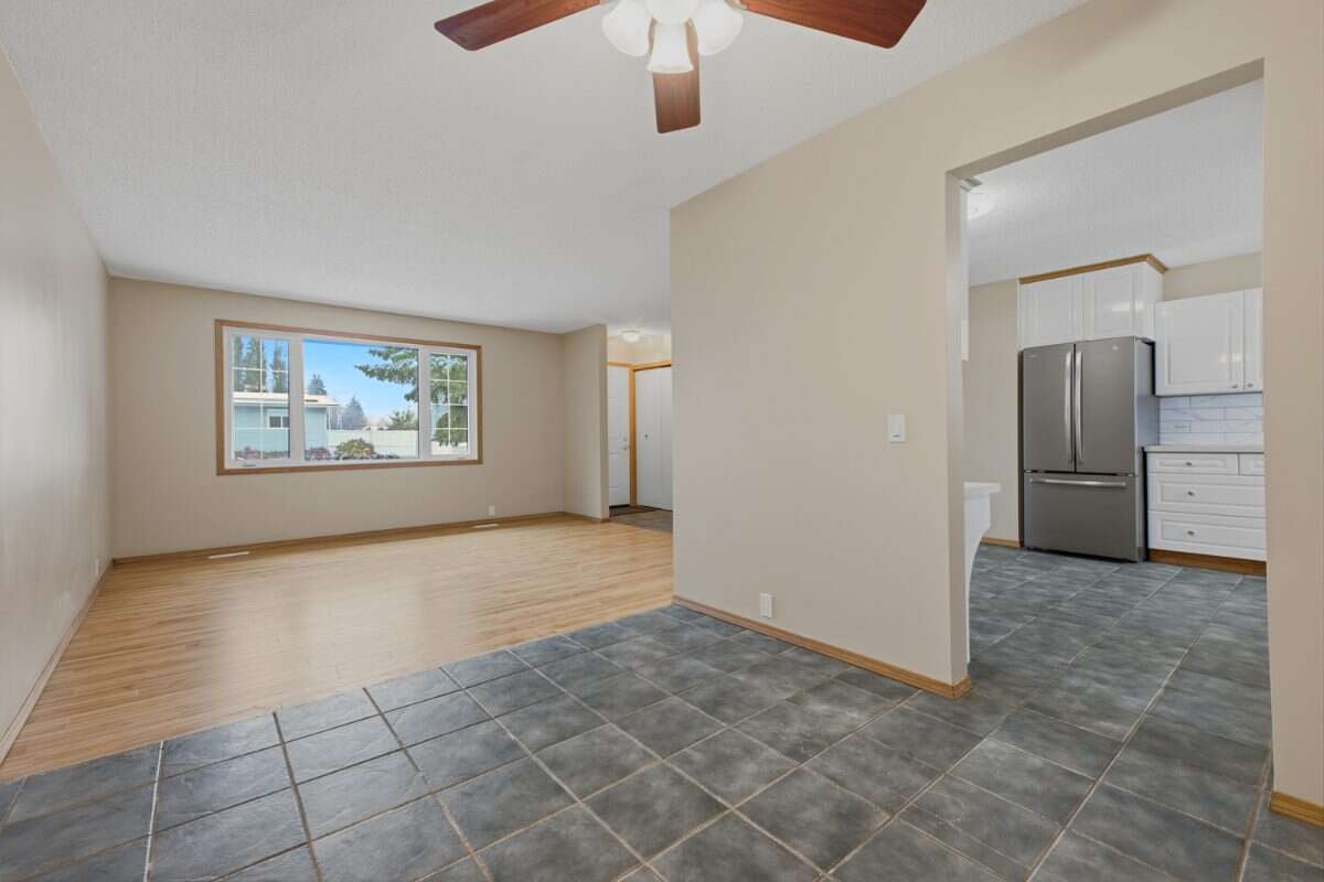 Well-established family home! 