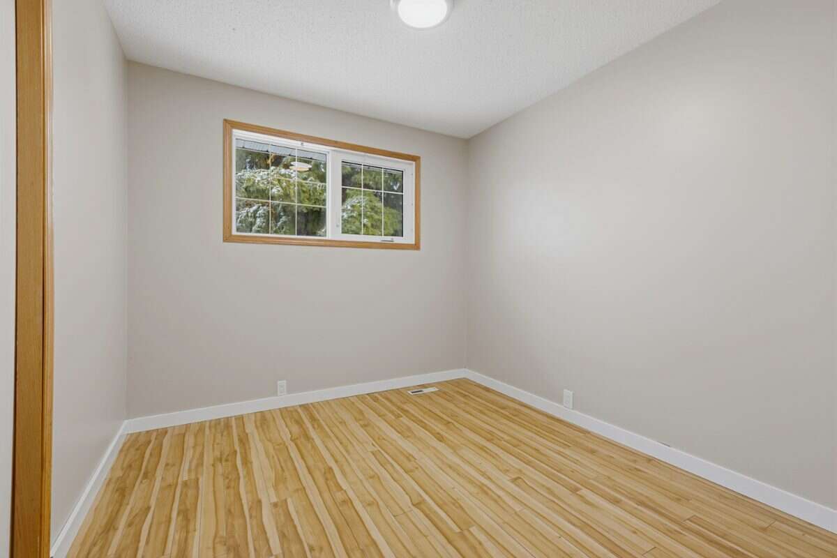 Well-established family home! 