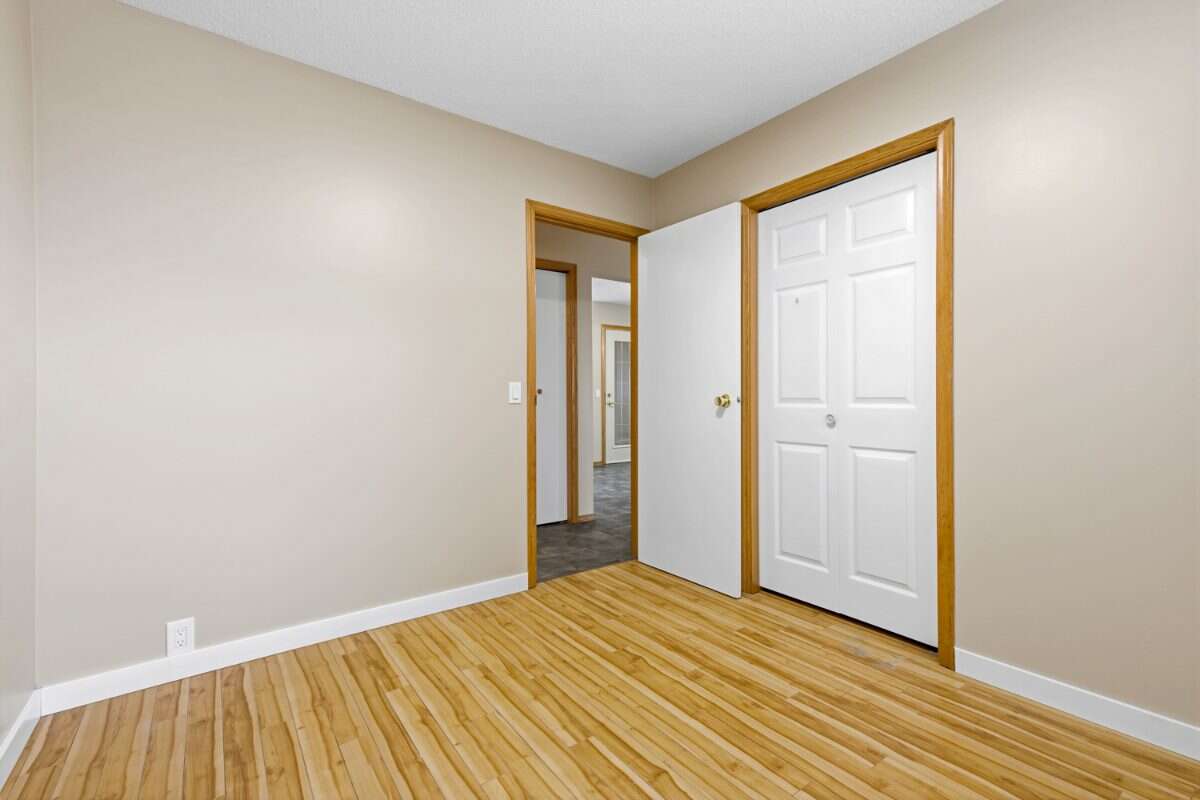 Well-established family home! 