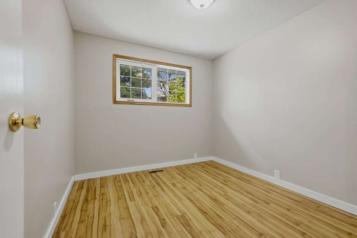 Well-established family home! 