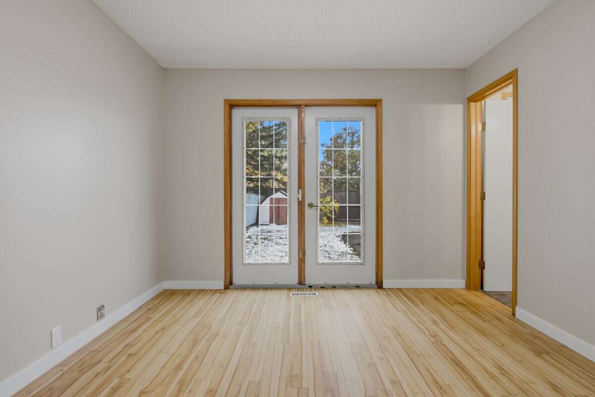 Well-established family home! 