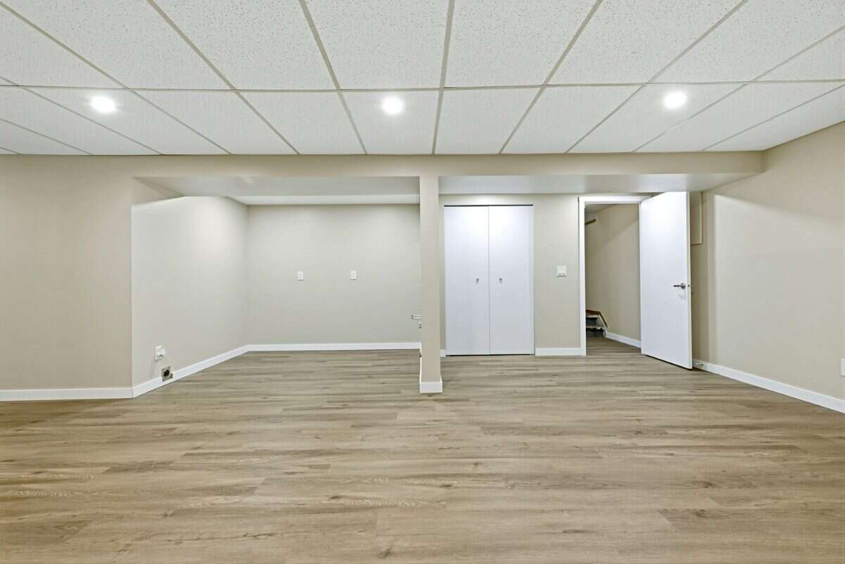 Well-established family home! 