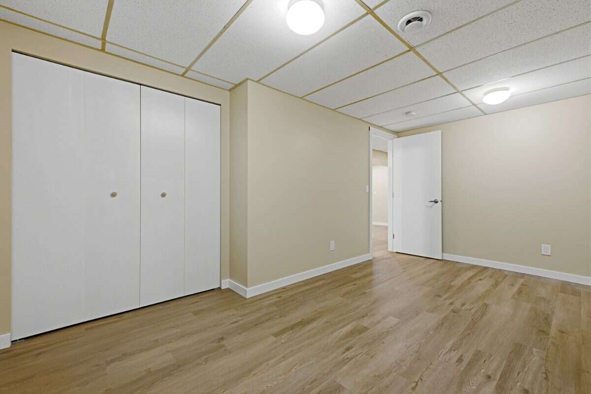 Well-established family home! 