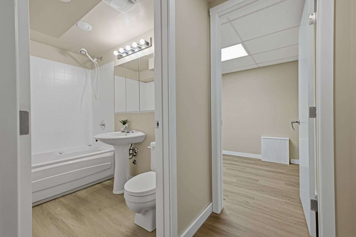 Well-established family home! 