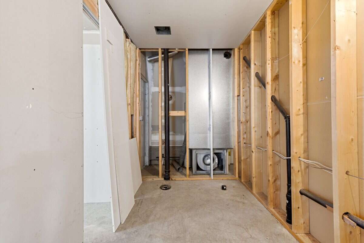 Well-established family home! 