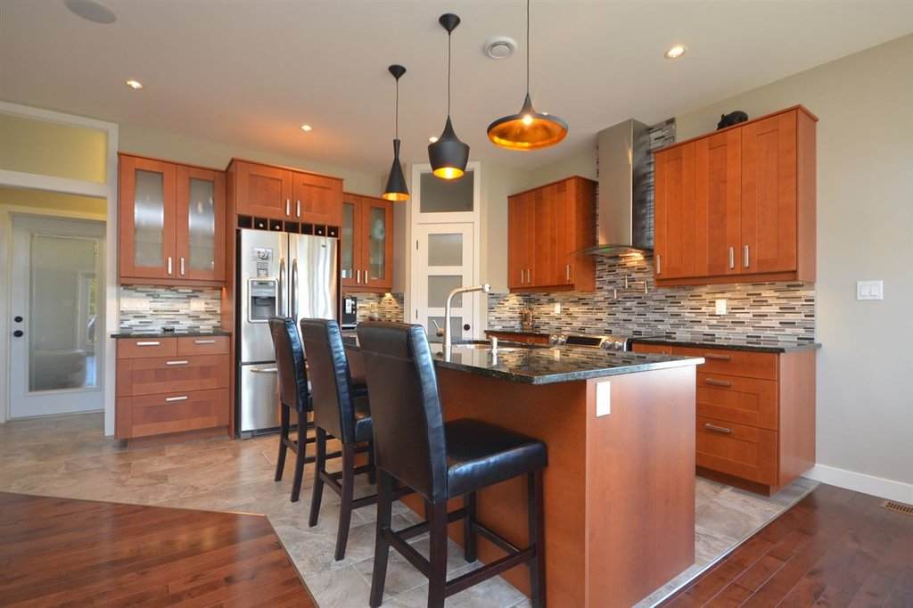 Kitchen & Island
