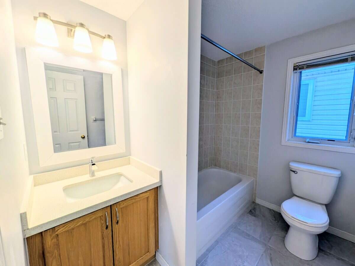 3 + 1 Bedroom Detached Home in Laurelwood Waterloo