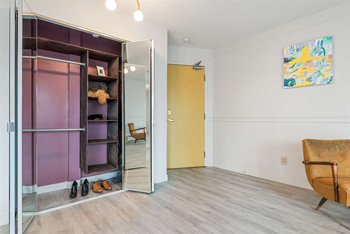 Condo / Apartment For Sale in Edmonton, AB - 1 bed, 1 bath