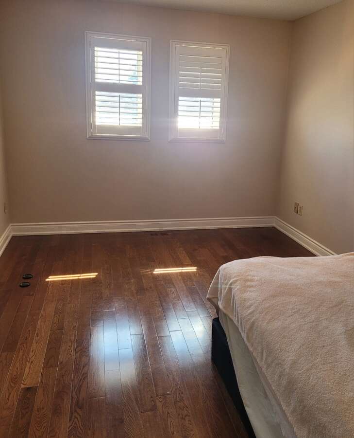 Second floor bed room, hardwood floor thru out