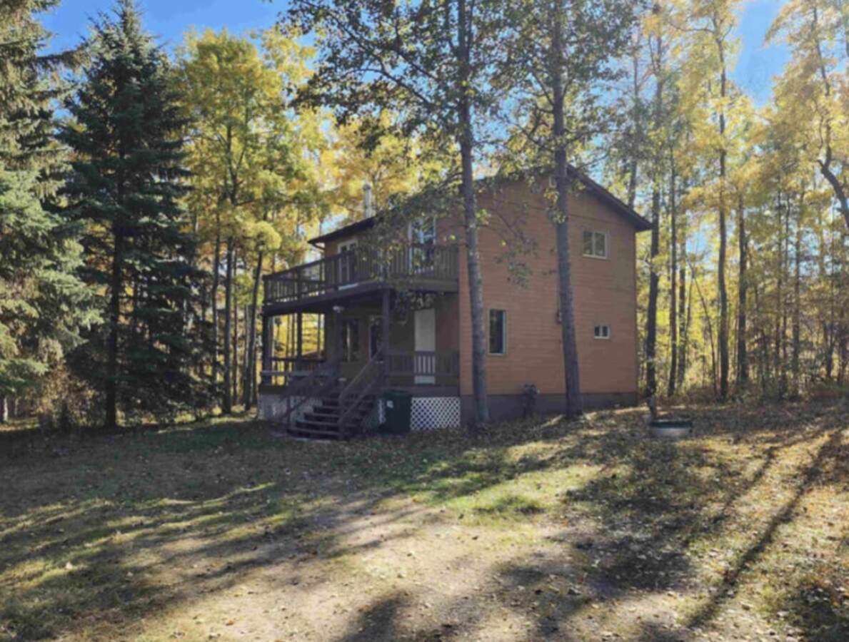 House For Sale in Pigeon Lake, AB - 3 bed, 2 bath