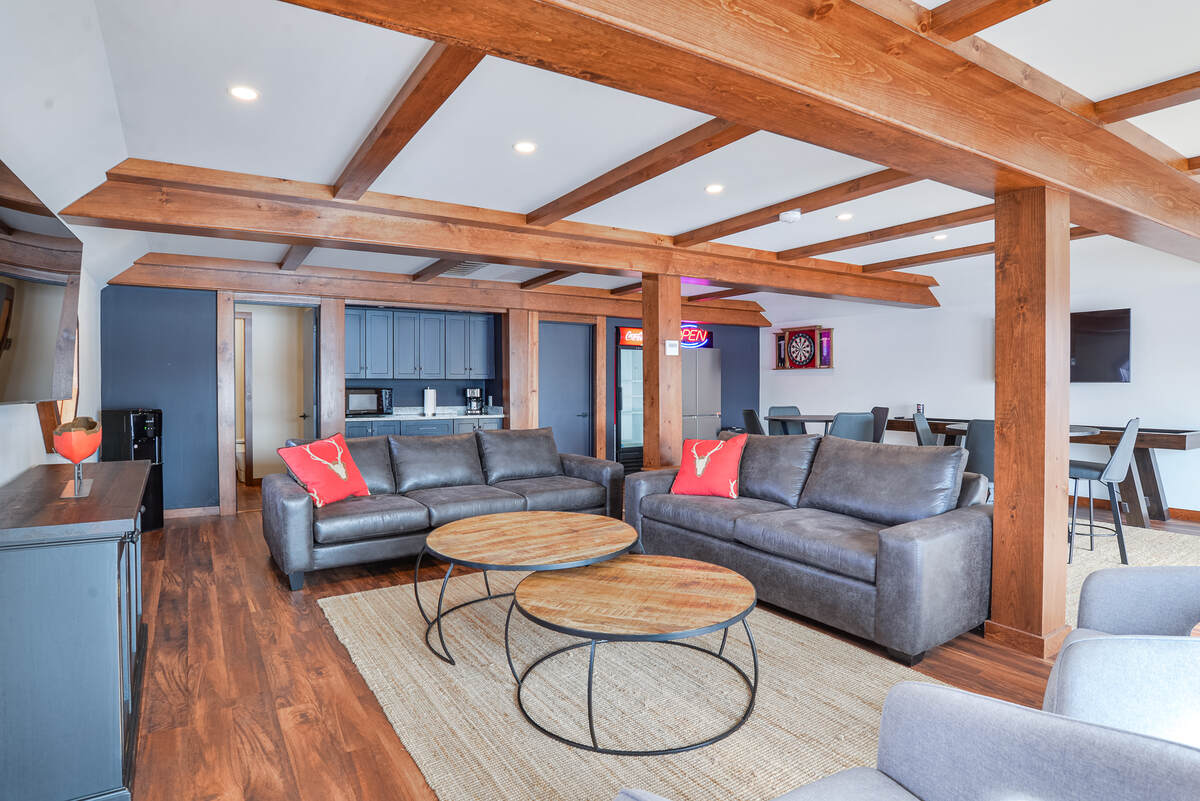Entertainment Room Sitting area and Coffee Nook