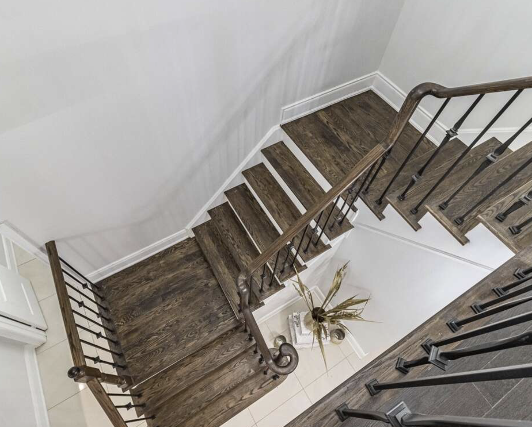 11 bedrooms detached home