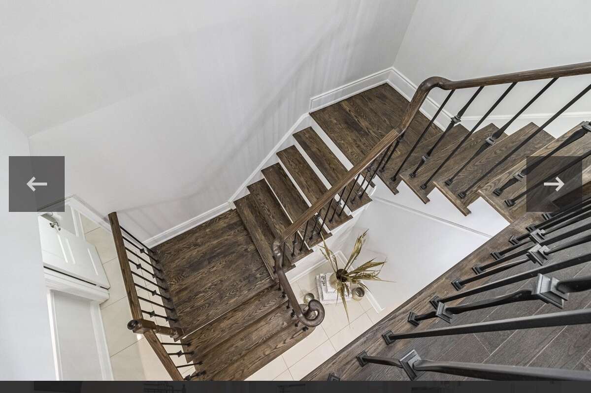 11 bedrooms detached home