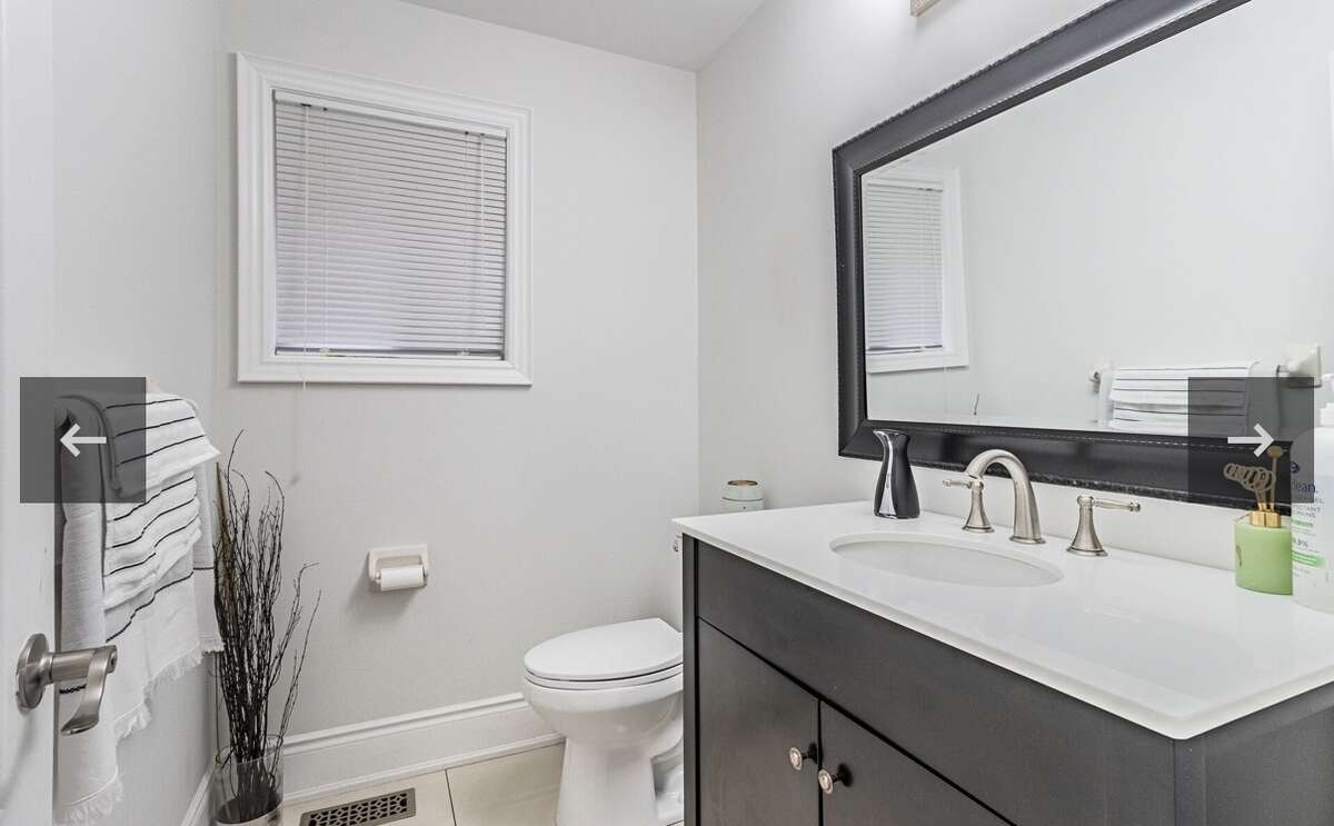 11 bedrooms detached home