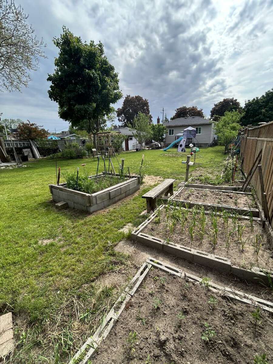 Discover a hidden garden oasis!