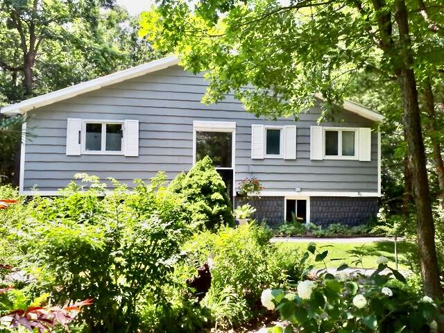 Bright spacious quiet retreat!