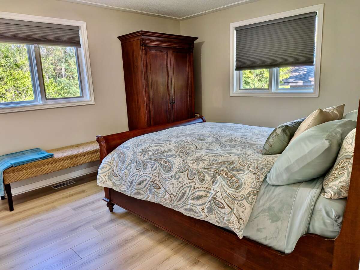 Bright spacious quiet retreat!