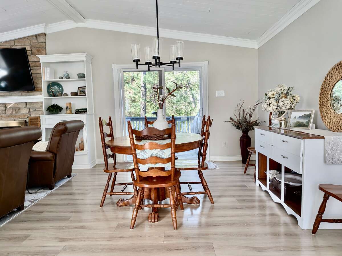 Bright spacious quiet retreat!