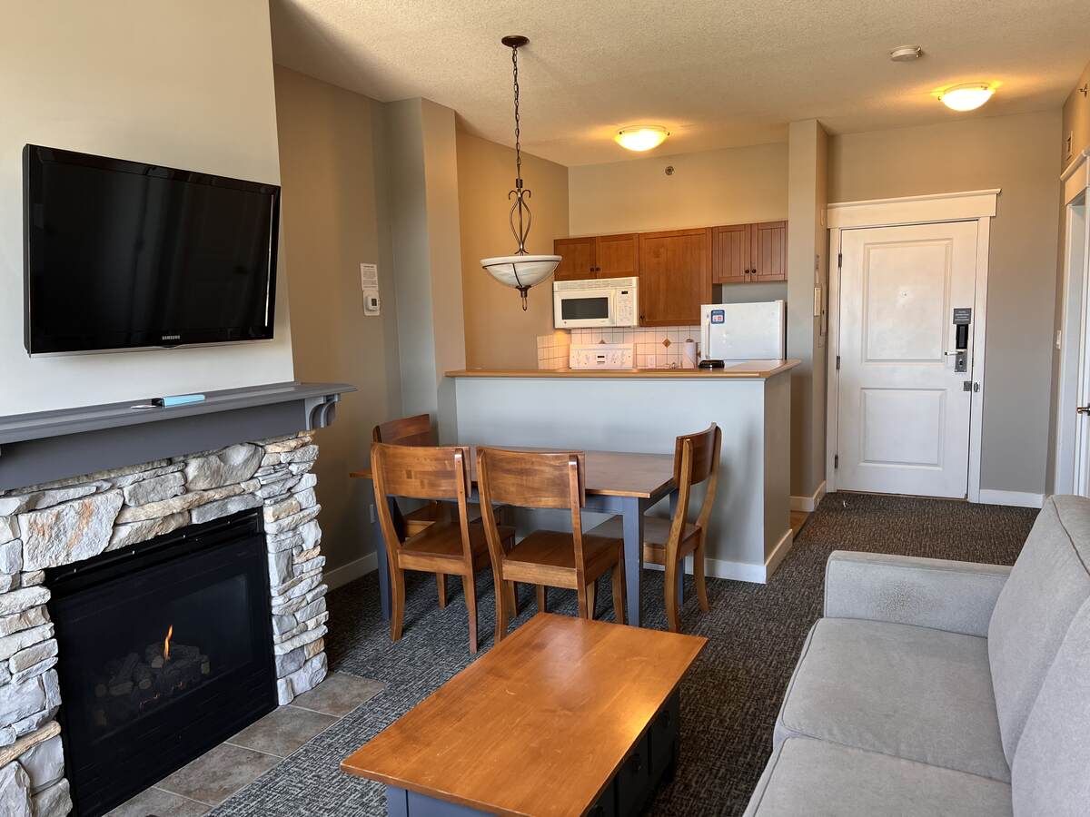 Condo For Sale in Blue Mountains, ON - 1 bed, 1 bath
