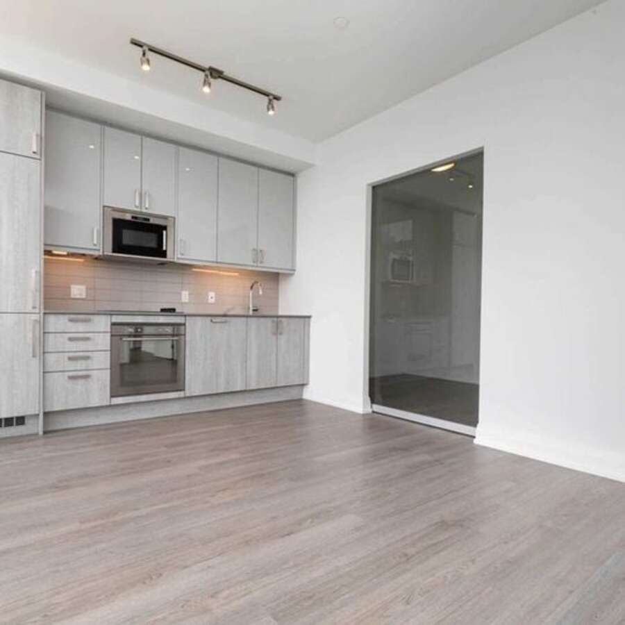 Bedroom 1 (Right)