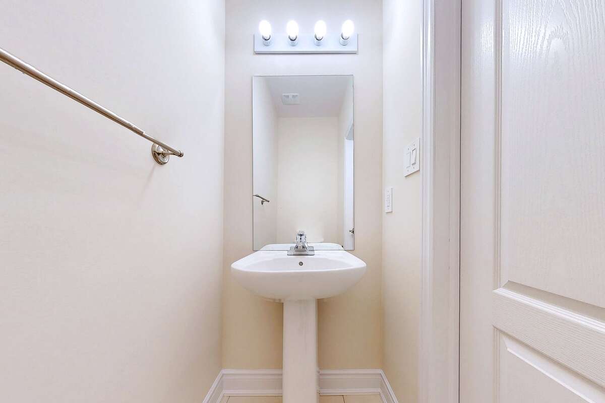 Spacious 50 Ft Detached Home 4 Bedrooms 4 Bathroom