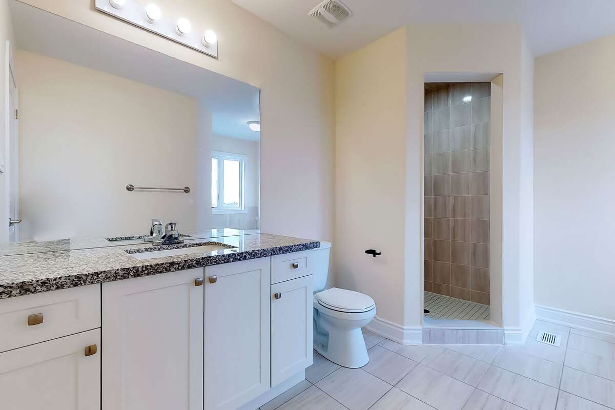 Spacious 50 Ft Detached Home 4 Bedrooms 4 Bathroom