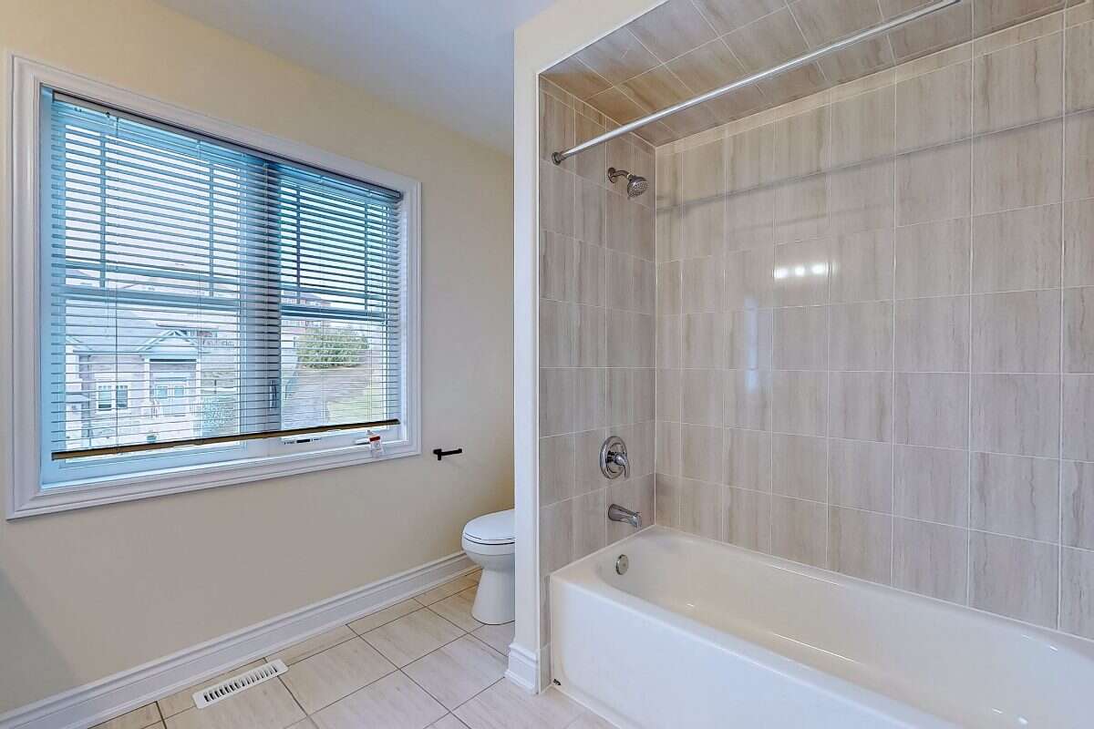 Spacious 50 Ft Detached Home 4 Bedrooms 4 Bathroom