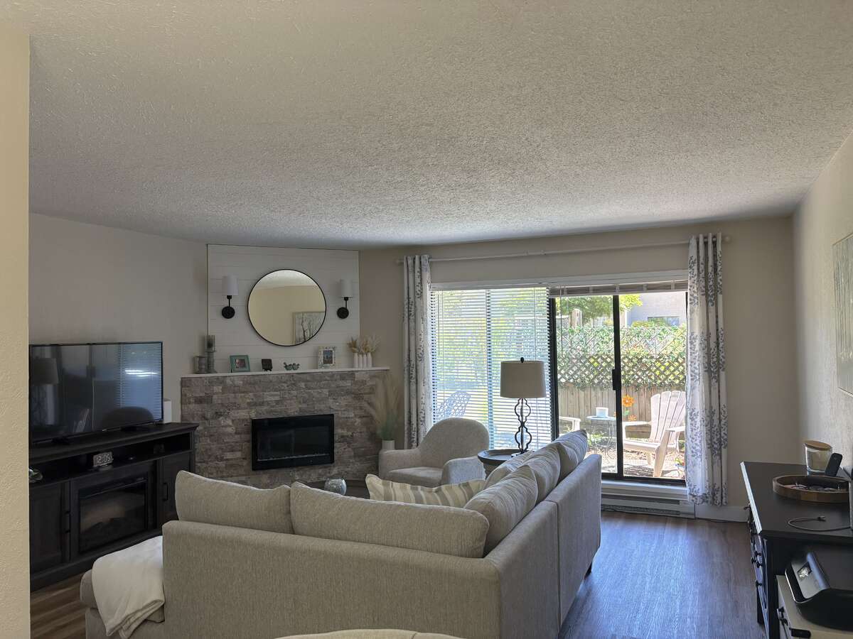 Close to the iconic Parksville beach.