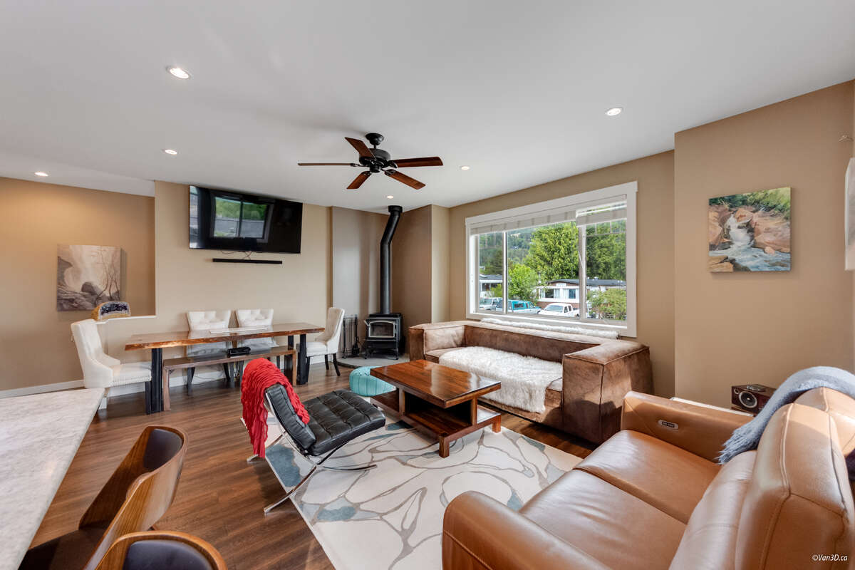 2nd Floor Living Space