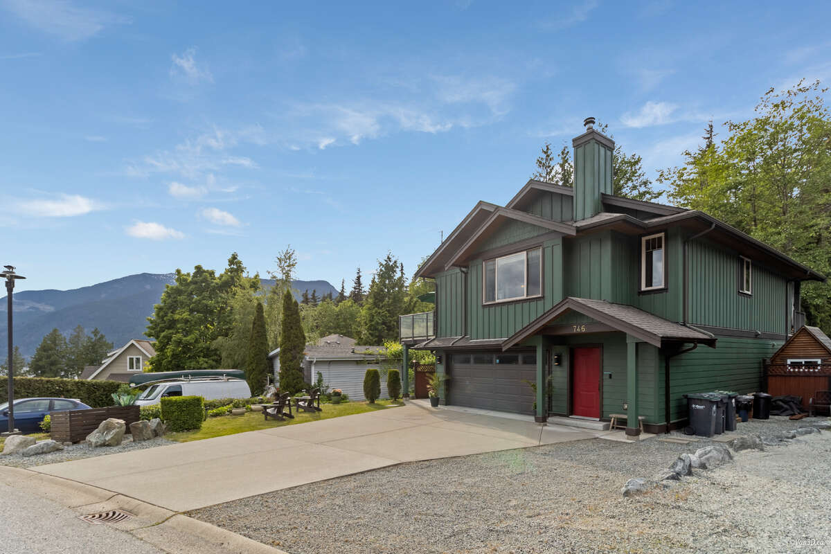 Parking for 4 Plus Your RV