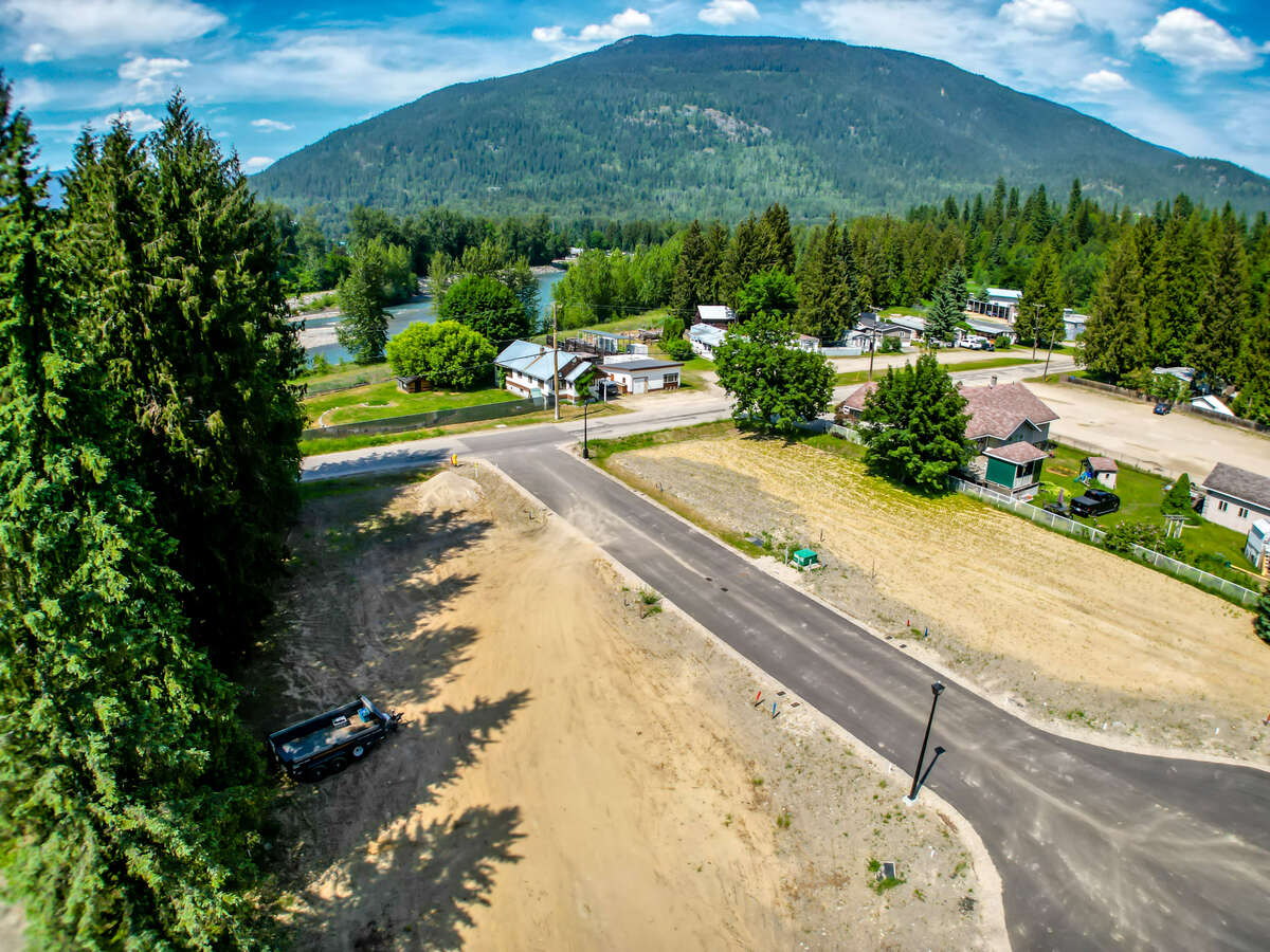RIVER PEAK COURT