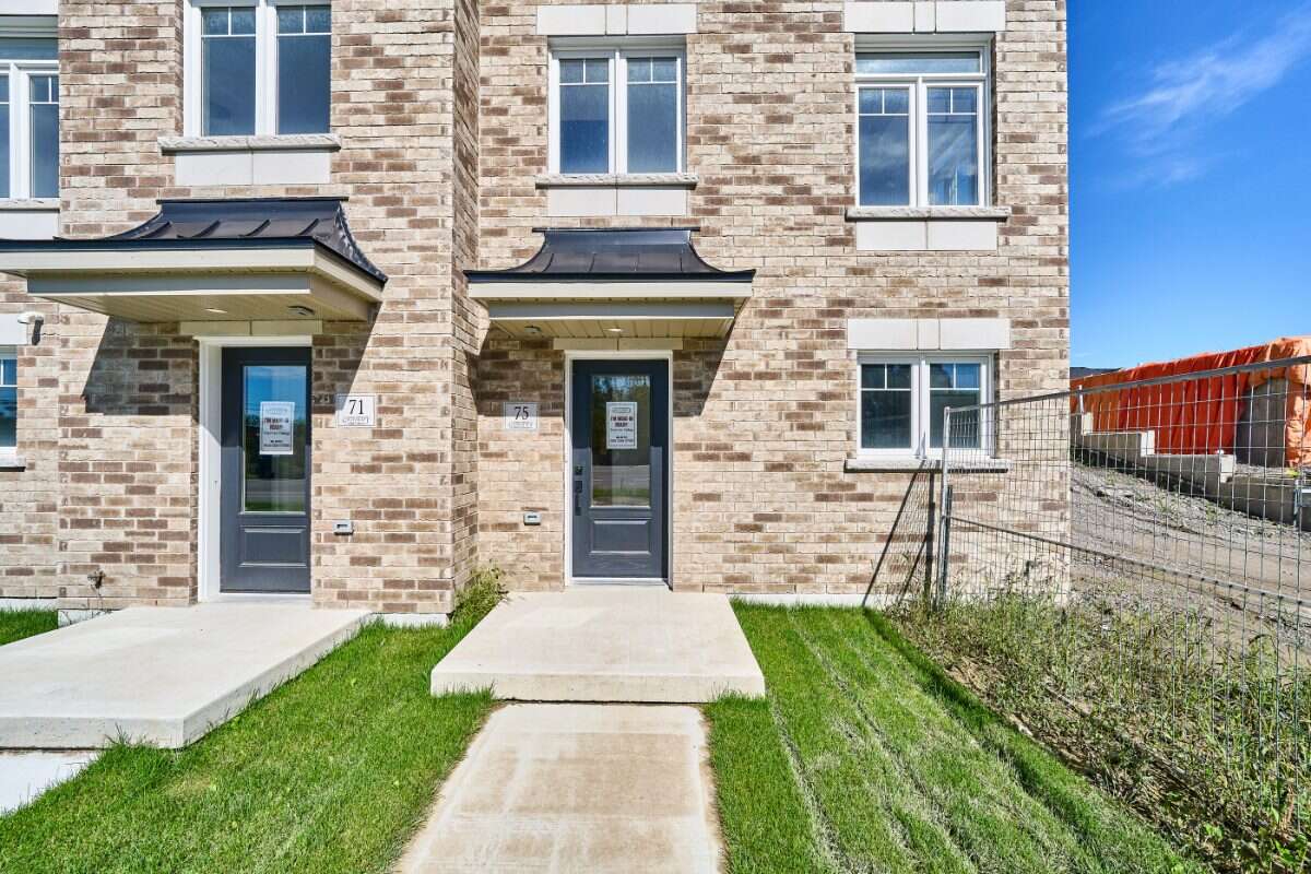 Move-In Ready 3-Bedroom Townhome in Newcastle
