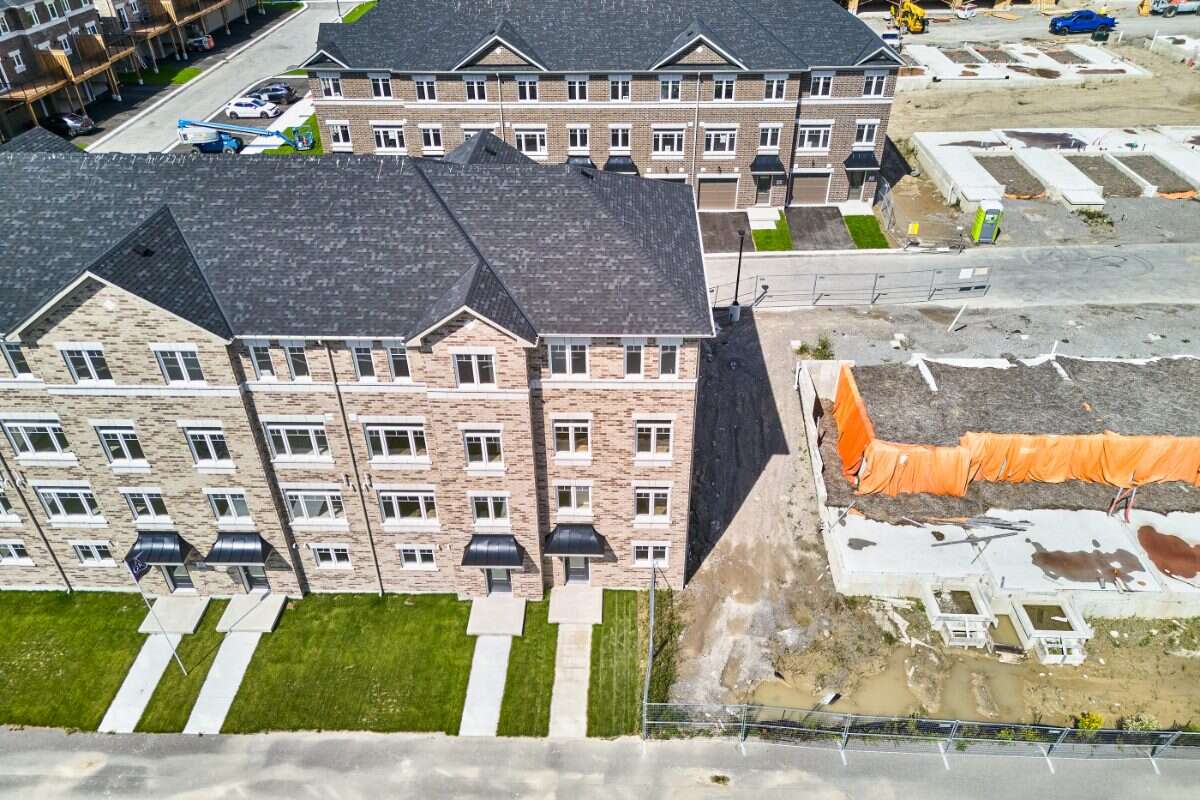Move-In Ready 3-Bedroom Townhome in Newcastle