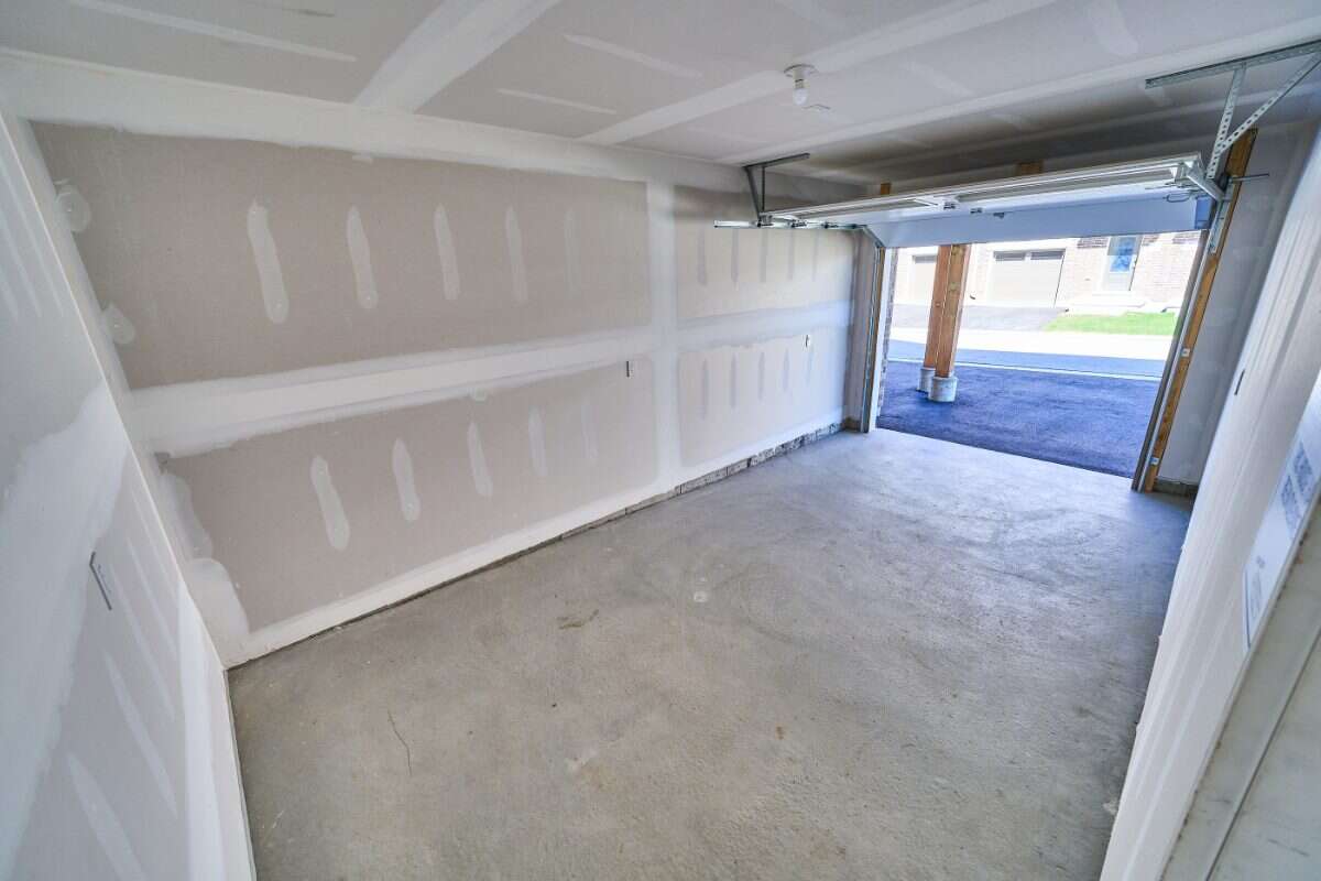 Move-In Ready 3-Bedroom Townhome in Newcastle