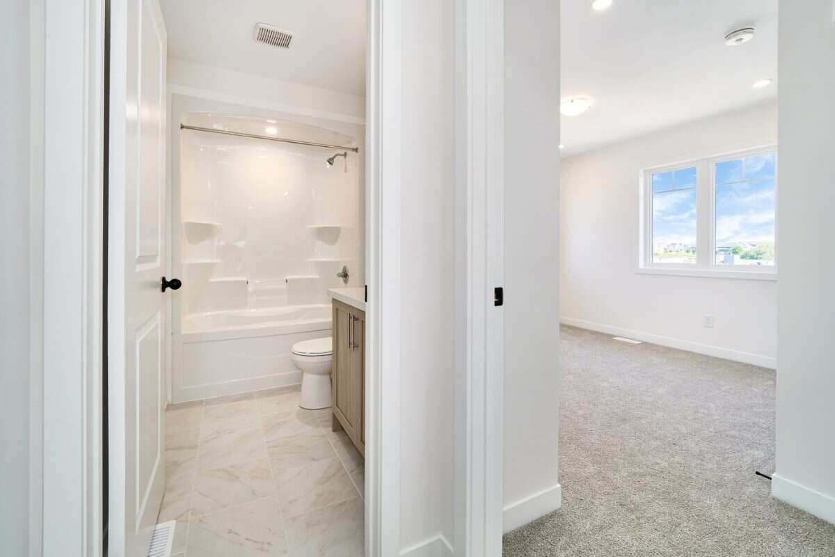 Move-In Ready 3-Bedroom Townhome in Newcastle