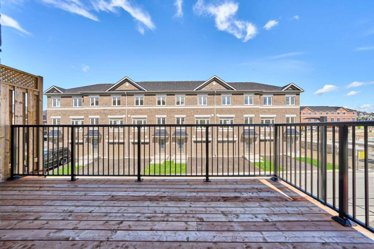 Move-In Ready 3-Bedroom Townhome in Newcastle