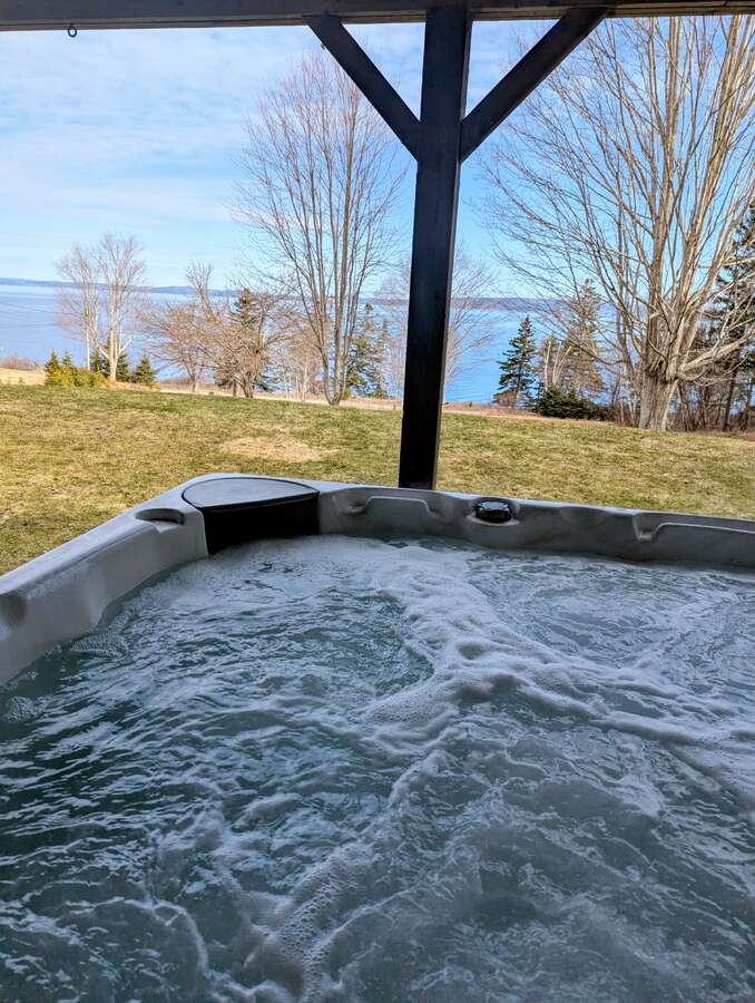 Lakeview Chalet on almost 6 acres