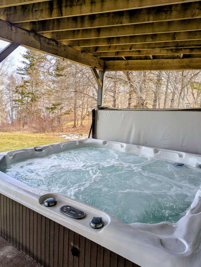 Lakeview Chalet on almost 6 acres
