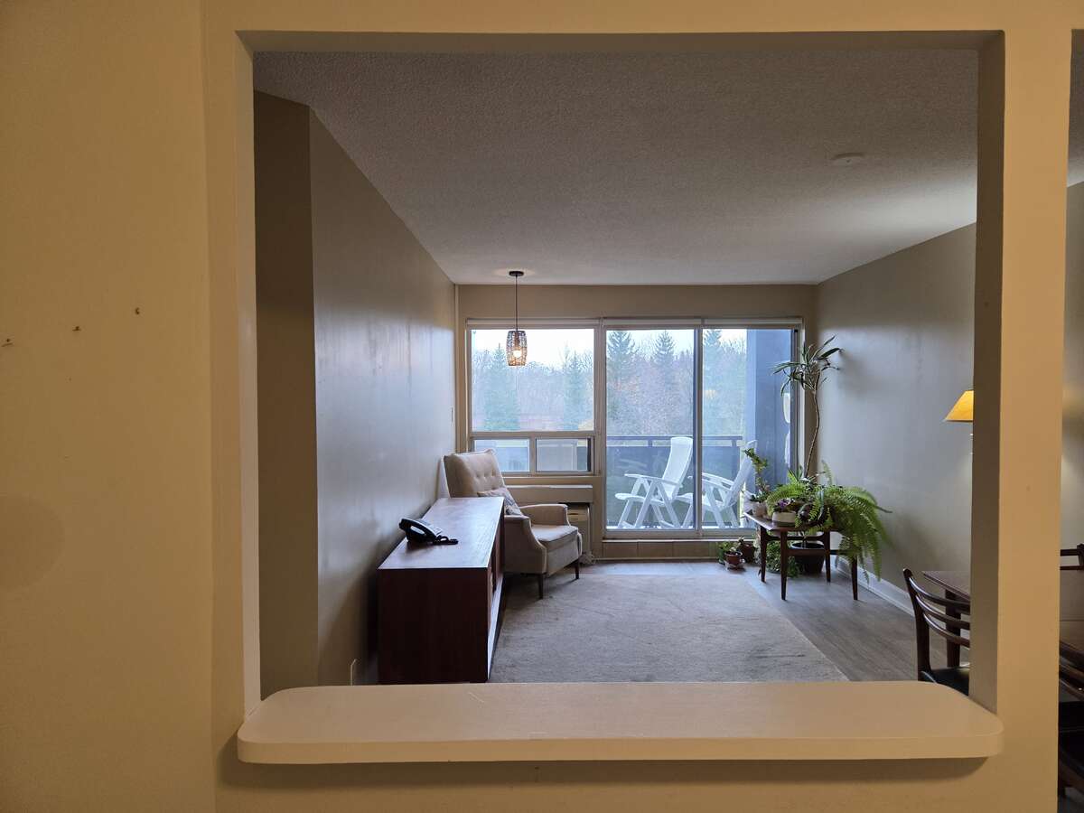 Handy and bright pass-through from kitchen